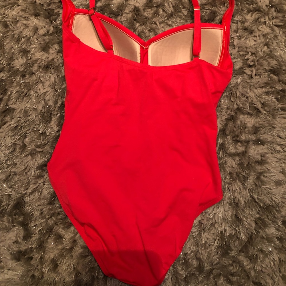 Swimsuit - Picture 4 of 6